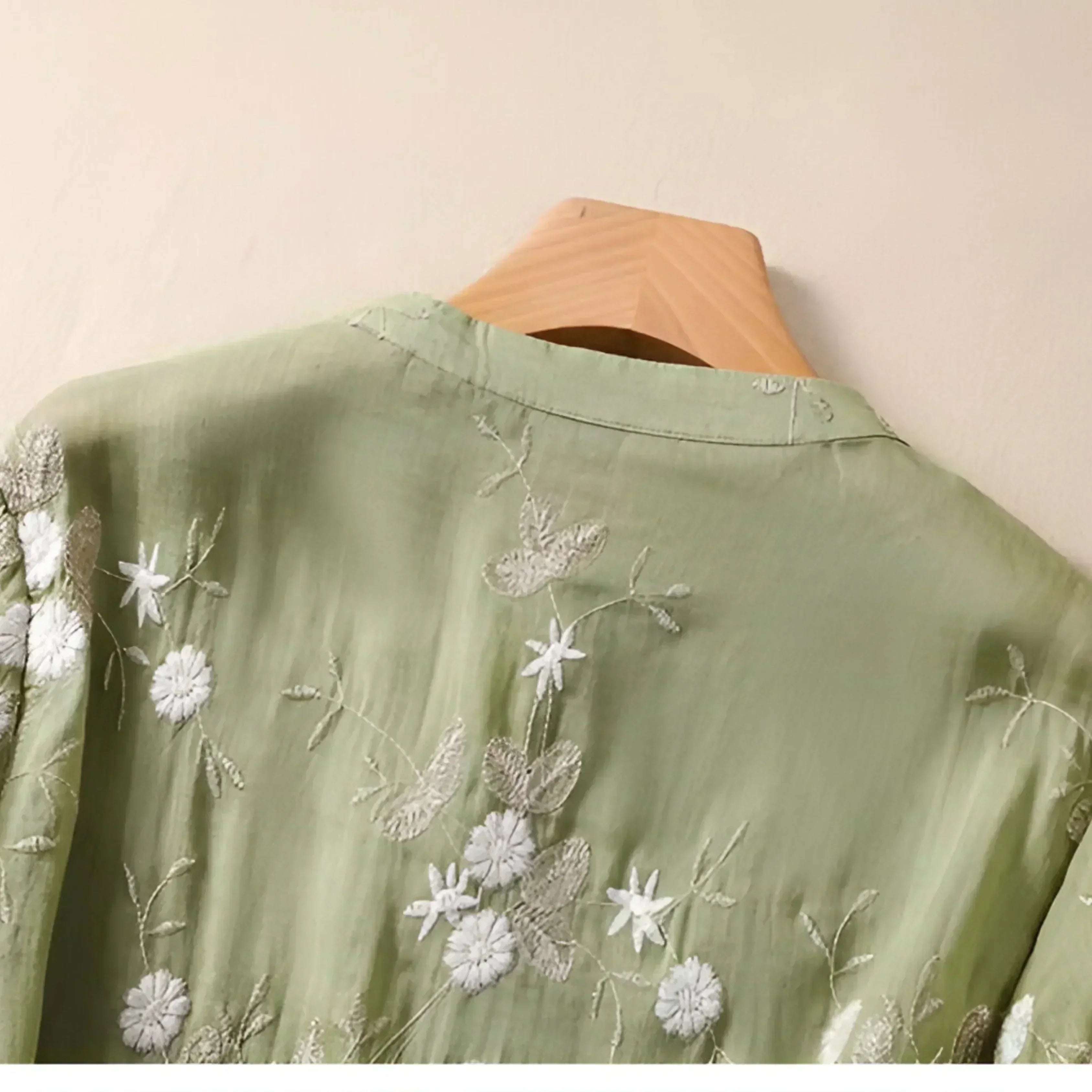 Emma – Light and Elegant Cotton Blouse