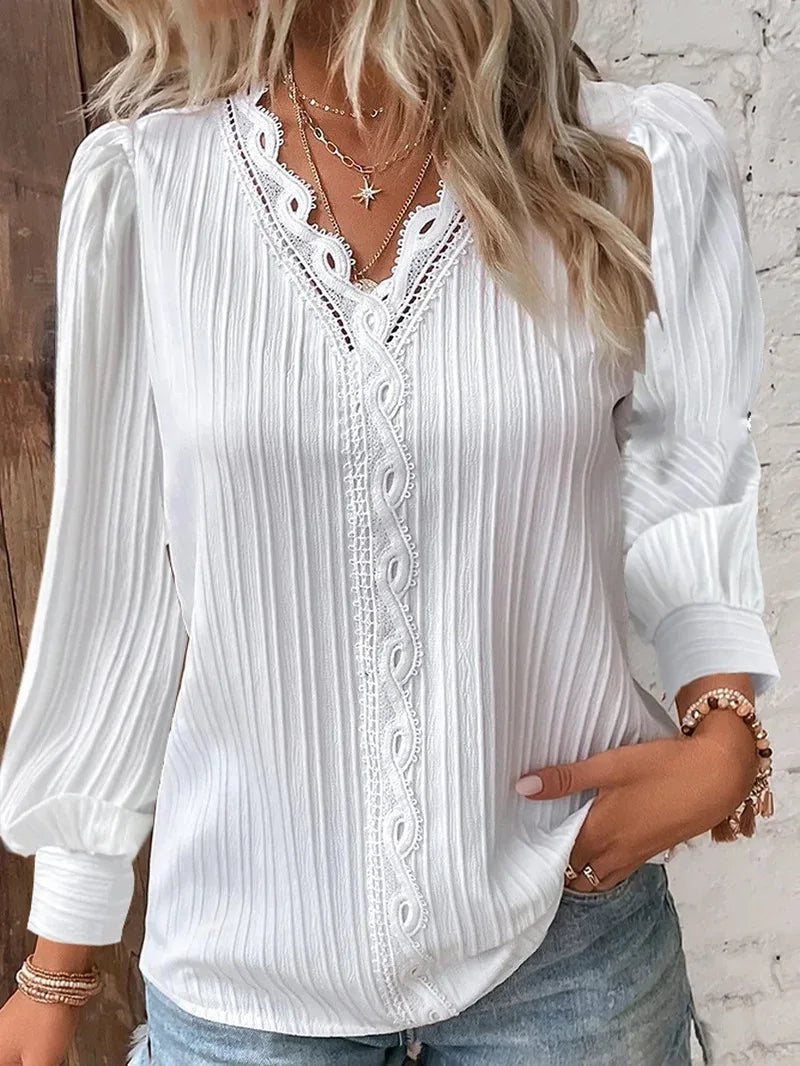 Holm™ | Selvie – Bluse med spidskant og folder