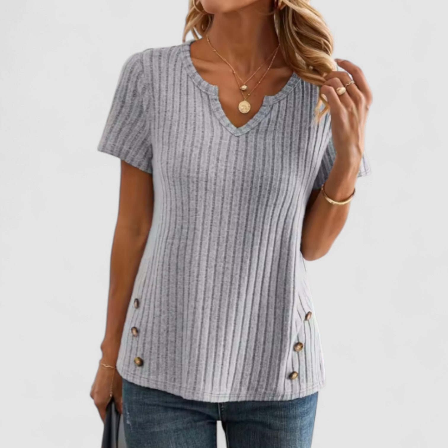 Holm™ | Elsa – V-hals top med diskrete detaljer