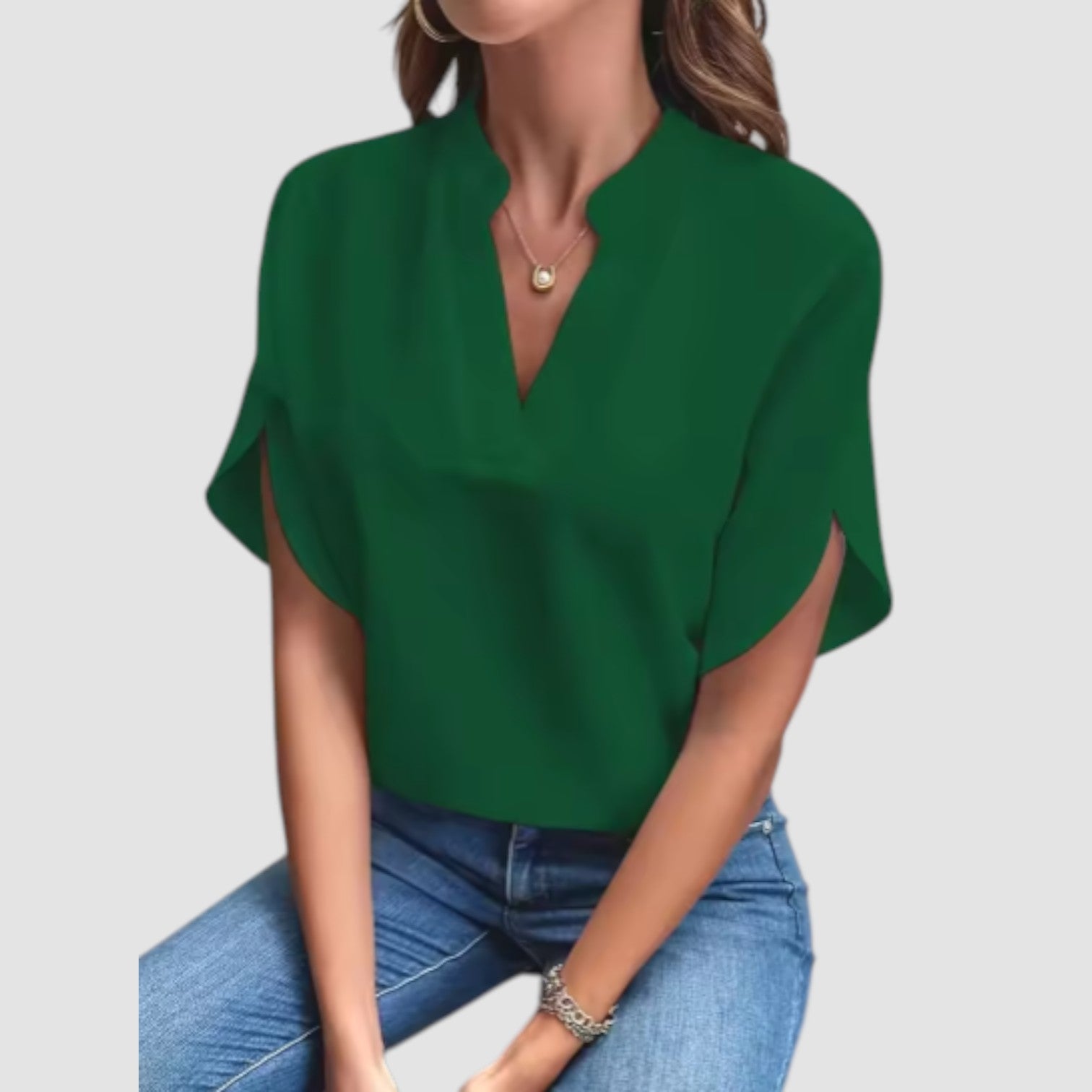 Holm™ | Malin – V-hals top i blødt stof og feminin tone
