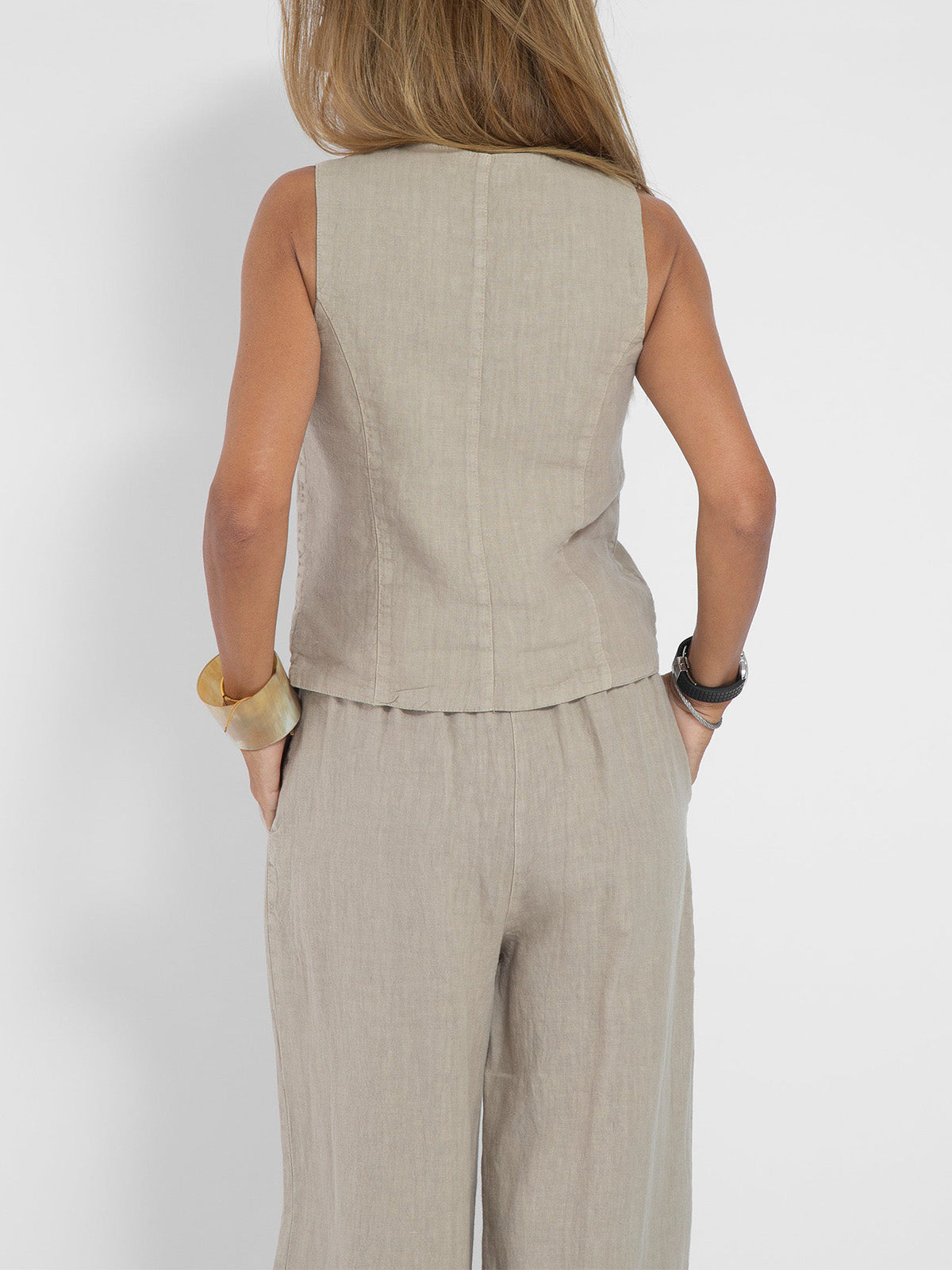 Holm™ | Knappet vest og vide bukser
