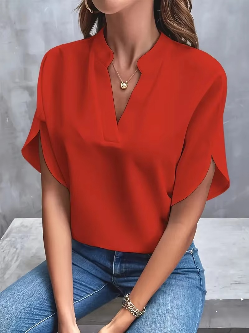 Holm™ | Malin – V-hals top i blødt stof og feminin tone