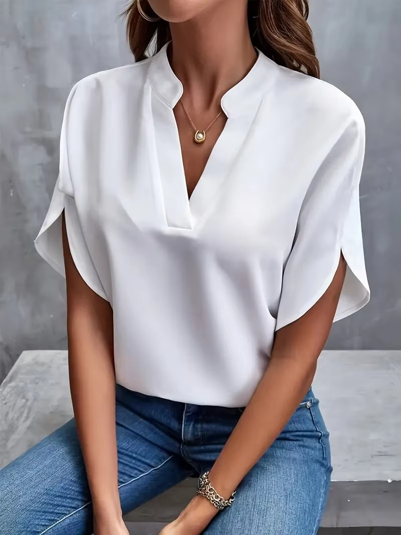 Holm™ | Malin – V-hals top i blødt stof og feminin tone