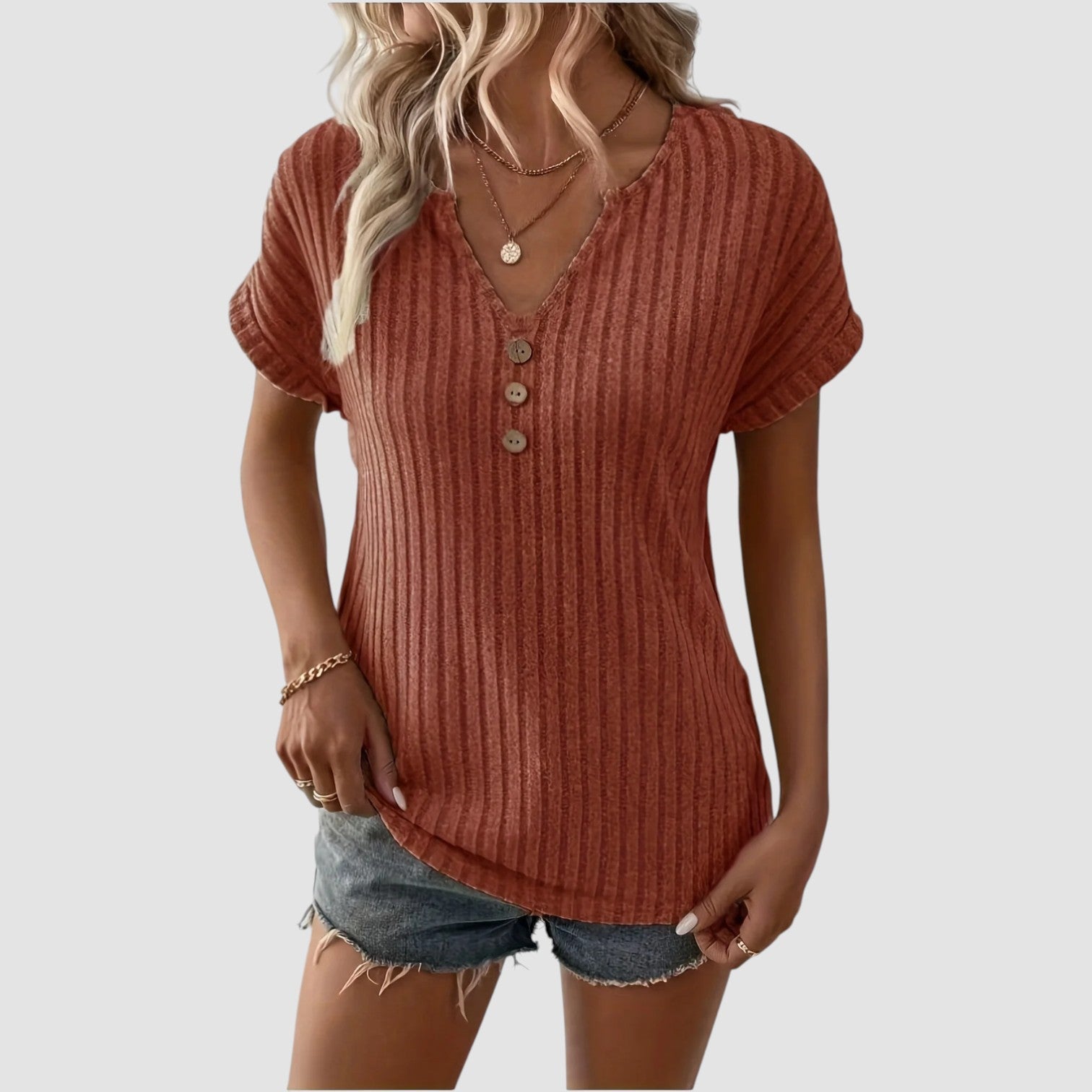 Holm™ | Svala – Ribstrikket top med knapper